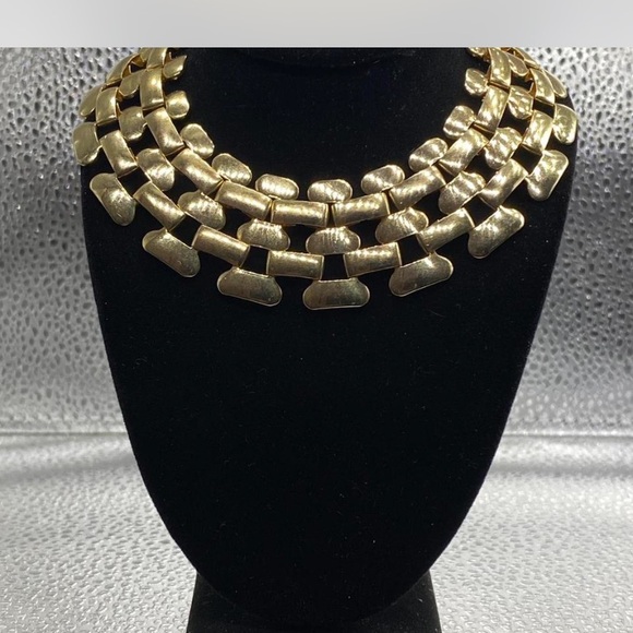 Ladies “” Statement ^^^^ LuXX *** Gold Necklace - Picture 5 of 5